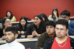 ESTUDIANTES-CHARLA-MAGISTRAL3