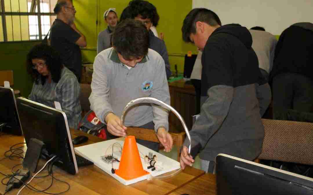 60 niños y niñas de Río Bueno y Valdivia participarán en Feria de Prototipos del proyecto “Aplicaciones Robóticas para la Ciencia Escolar”