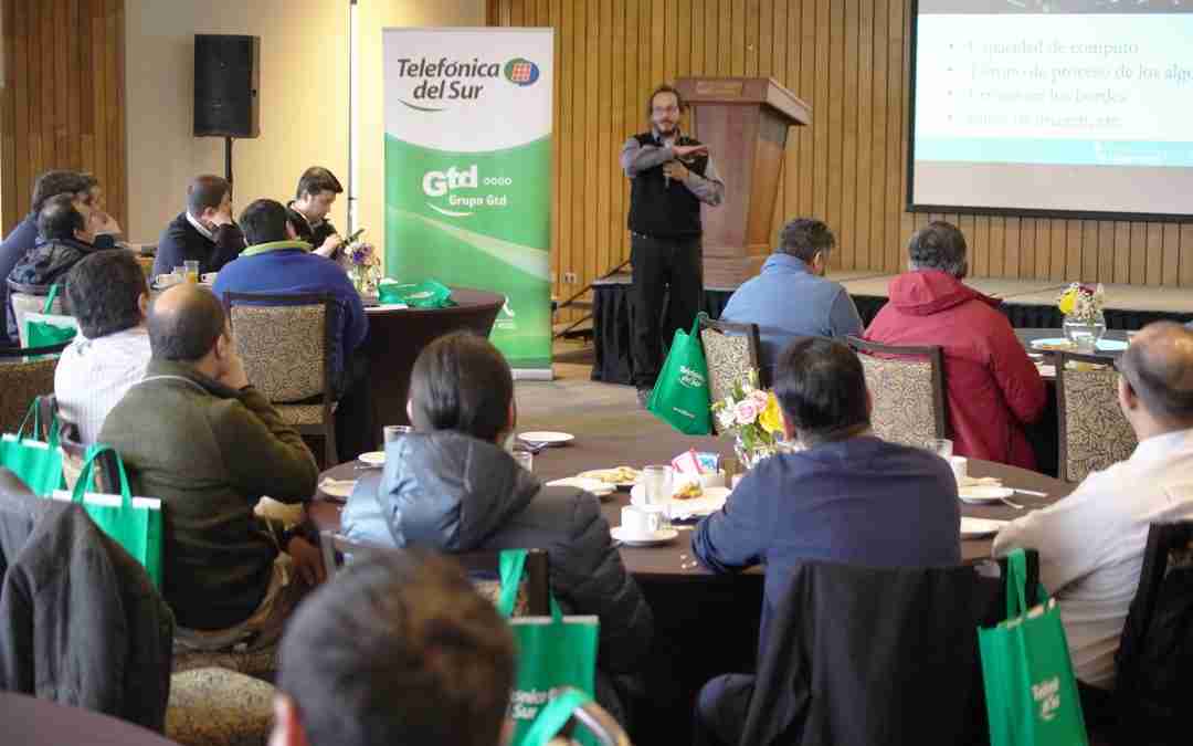 Seminario de tecnología que convocó a empresas e instituciones públicas contó con exposición de Ingeniería UACh