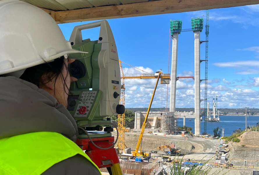 Ingeniería en Construcción concluyó su gira de estudios 2024 con visita a Puente Chacao