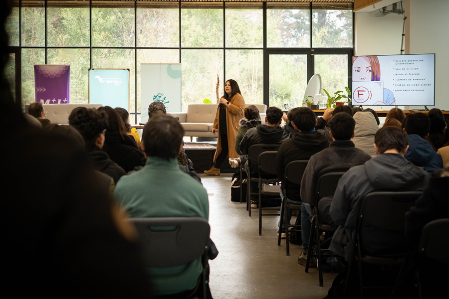 Educación, tecnología y futuro: Barbarita Lara protagoniza Ciclo de Diálogos Colectivos sobre mujeres en ingeniería y STEAM
