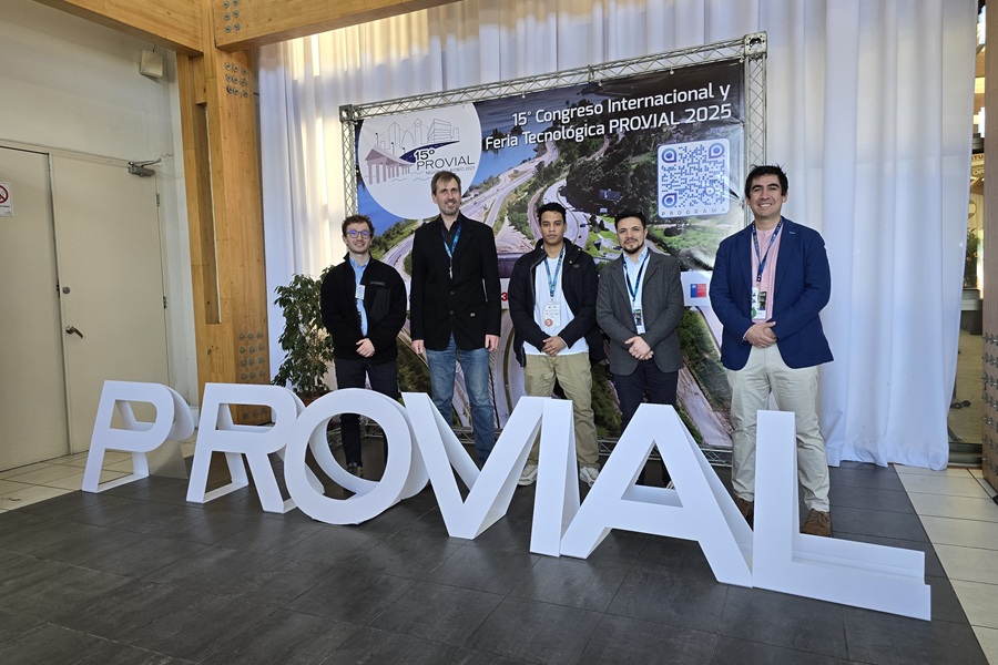 Investigadores de Obras Civiles presentaron trabajos sobre puentes, materiales y mantenimiento vial en Provial 2025
