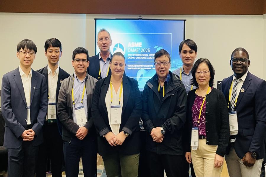 Académico de Ingeniería Naval expone en conferencia internacional sobre ingeniería oceánica en Canadá