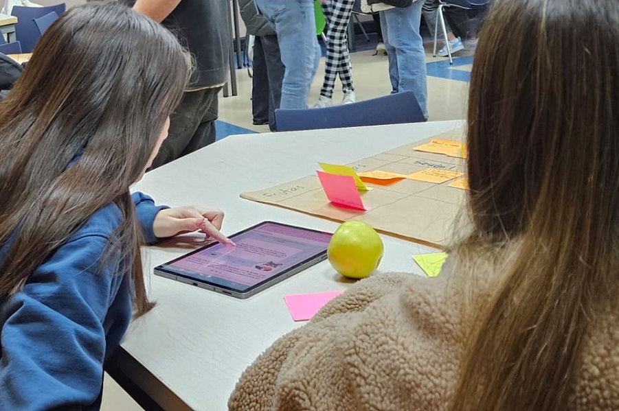 Niñas de enseñanza básica participaron en talleres con enfoque de género en áreas STEM