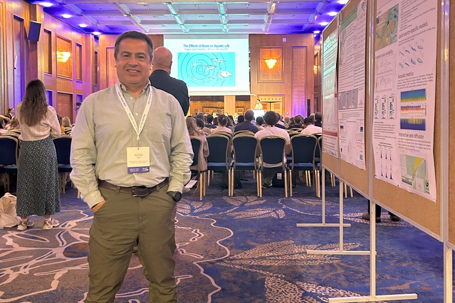 Dr. Alfio Yori expone en Praga estudio sobre mitigación del ruido subacuático que afecta a la fauna marina