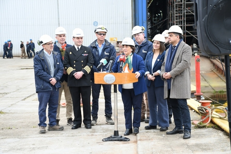 Ministra de Defensa destacó rol de la UACh en la Política Nacional de Construcción Naval durante visita a Valdivia