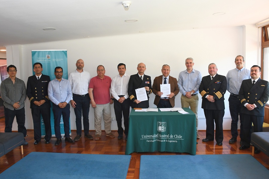 UACh y Armada de Chile firman convenio estratégico para fortalecer la investigación y el desarrollo en ingeniería naval