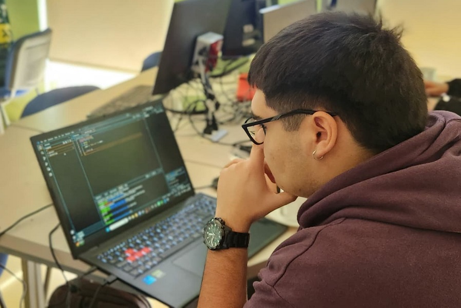 Ingeniería Civil en Informática promueve el desarrollo de talentos escolares en programación